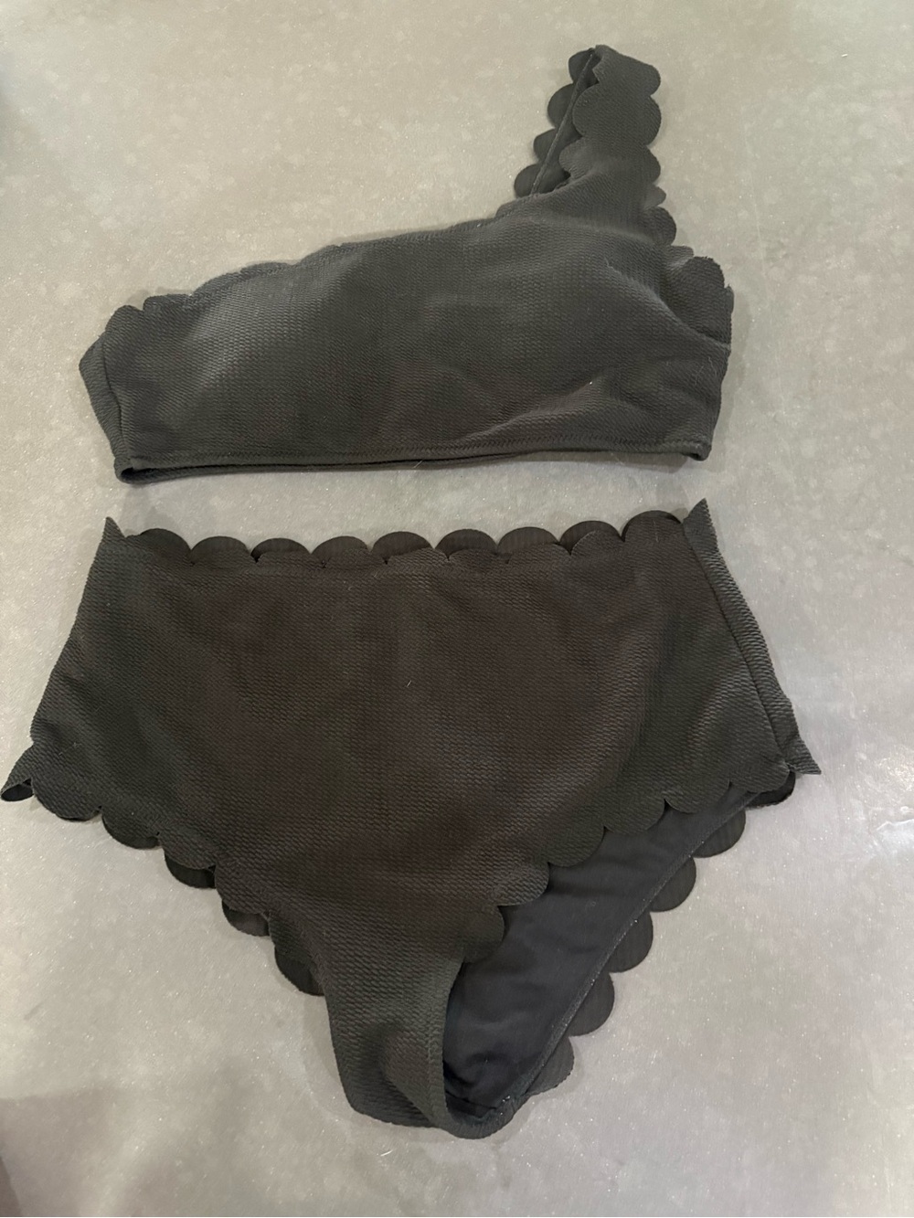 Women’s Scalloped One-Shoulder Bikini Set - Black